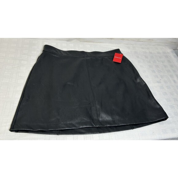 NEW! NWT! SPANX Size XL Black FAUX LEATHER Pull On Skort Skirt SHORTS LINED